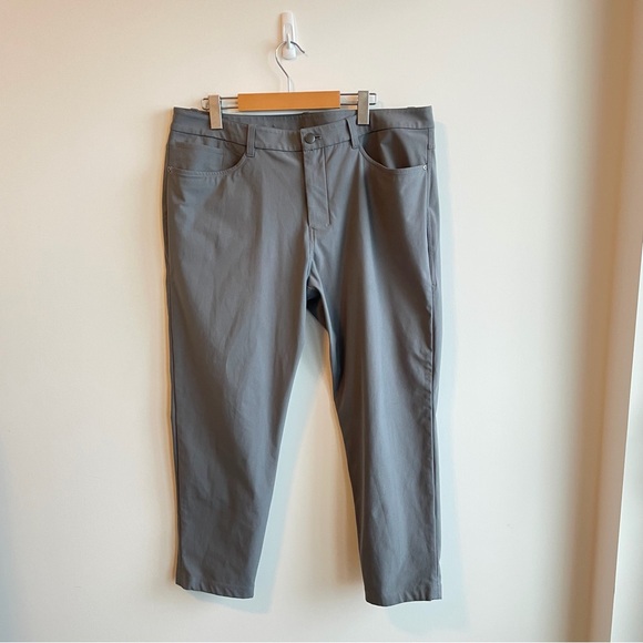 2024 Lululemon ABC Slim-Fit 5 Pocket Pant 30"L *Warpstreme
Asphalt Grey Size 36 - Picture 5 of 14